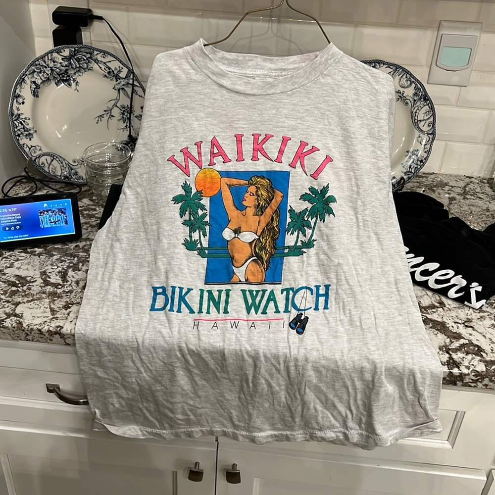 Large old school vintage retro style Waikiki Bikini 👙 watch Hawaii short sleeve